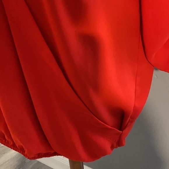 3 for $30 Red V-neck Blouse size medium 3/4 sleeve - Picture 4 of 10